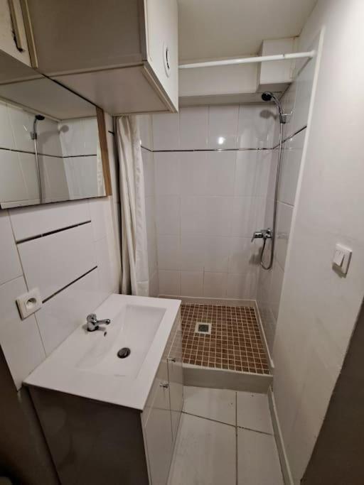 Le Studio De La Place Chalier L'Isle-sur-la-Sorgue Kültér fotó